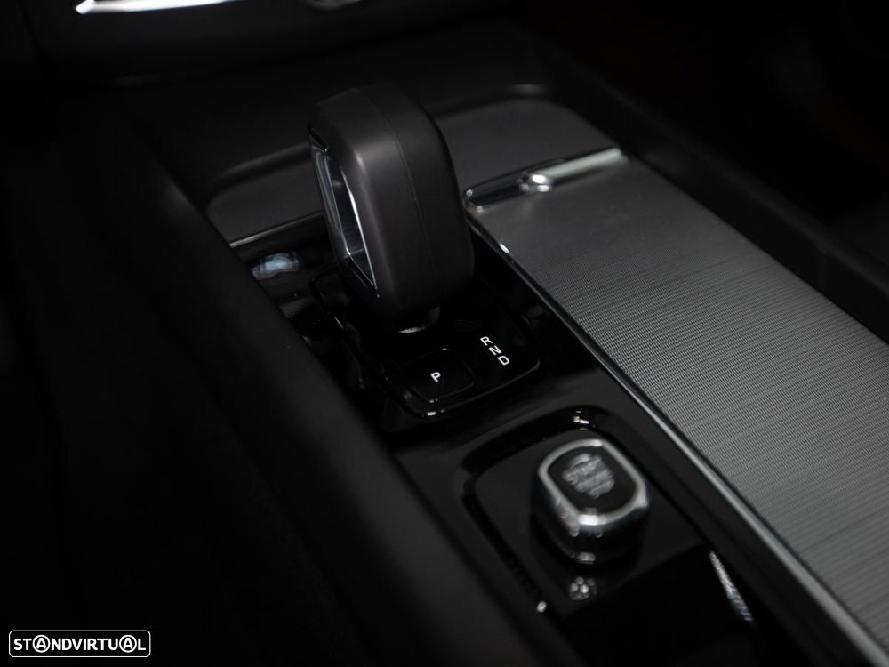 Volvo XC 60 2.0 T6 PHEV Inscription Expression AWD - 19