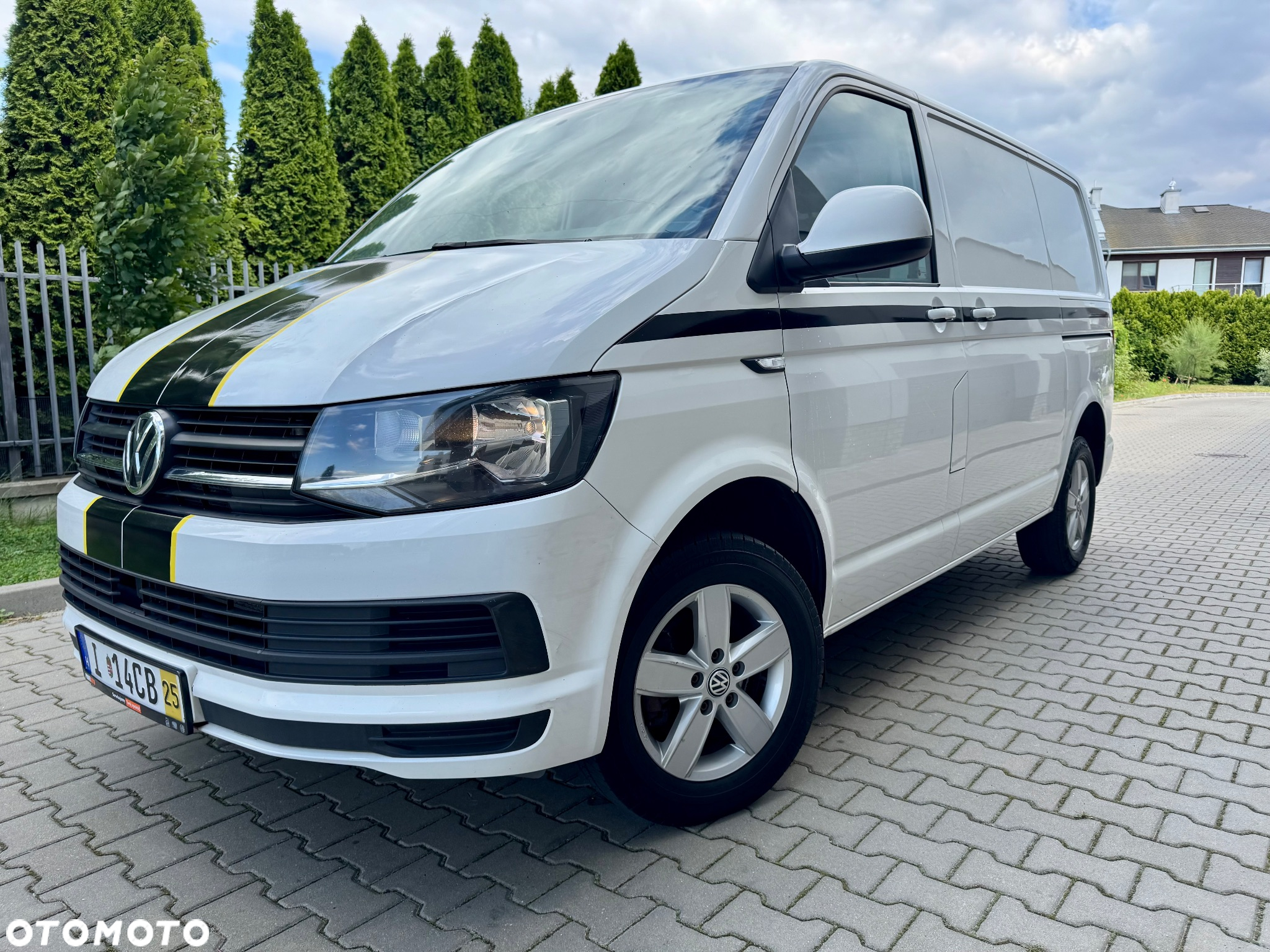 Volkswagen Transporter T6 automat DSG podwójne drzwi z obu stron Faktura VAT 23% kamera klimatyzacja podgrzewane siedzenia czujniki VW T6 webasto brutto drzwi x2 2.0 TDI 110KW 150KM skrzynia biegów automatyczna export - 9