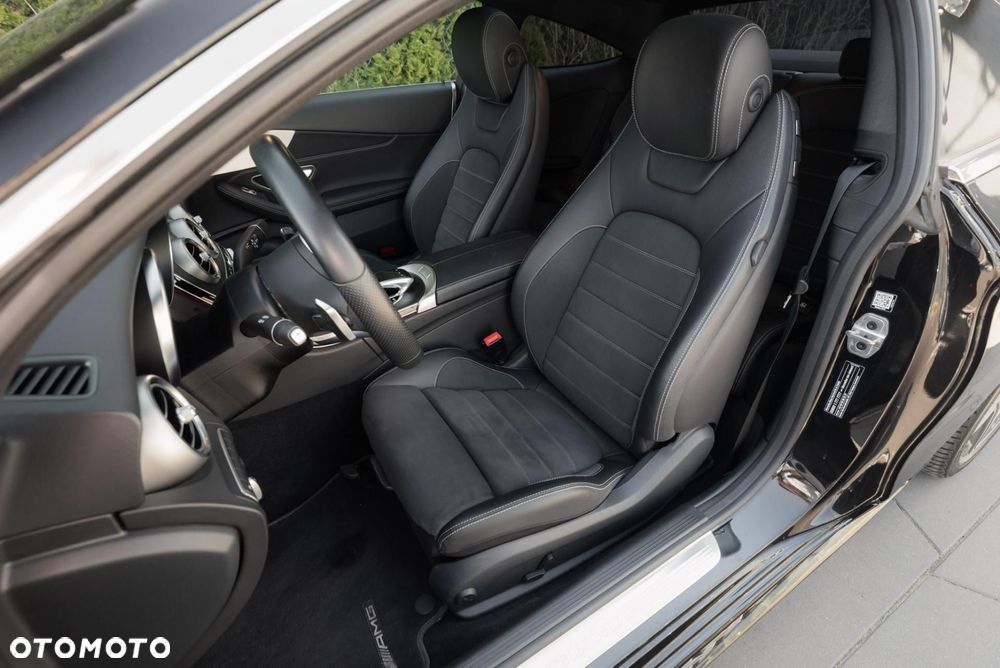 Mercedes-Benz Klasa C 300 9G-TRONIC - 13