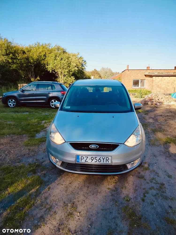 Ford Galaxy 2.0 Ghia - 1