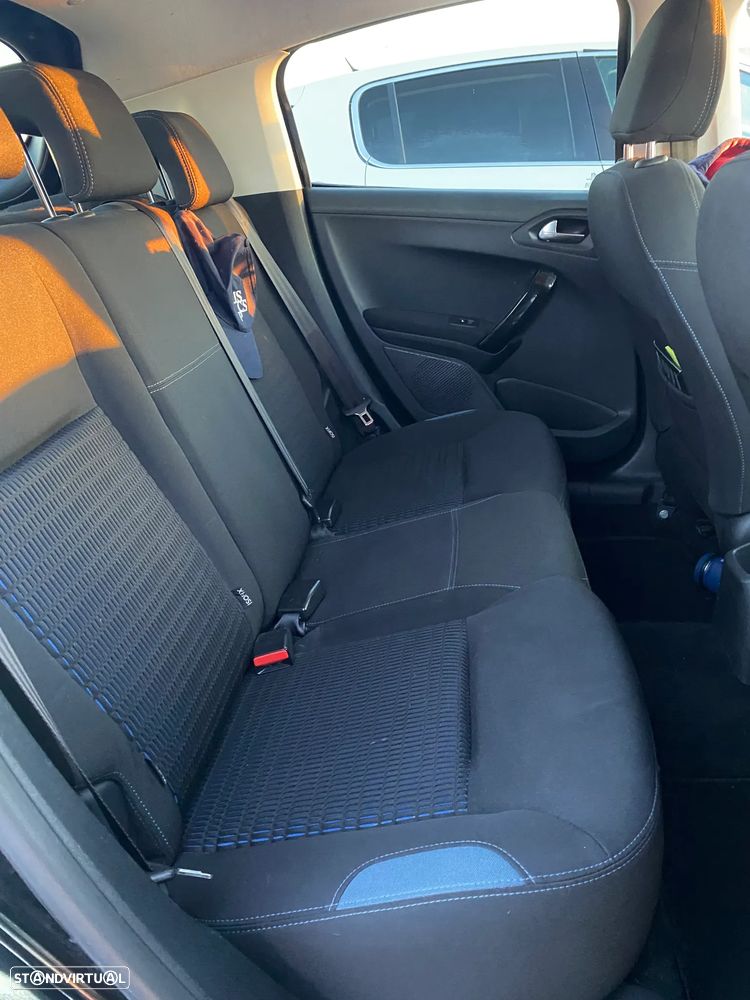 Peugeot 208 1.4 HDi Allure - 11