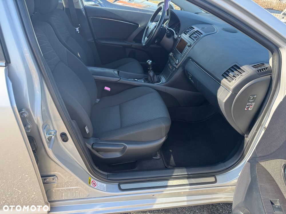 Toyota Avensis 2.2 D-4D Prestige - 22