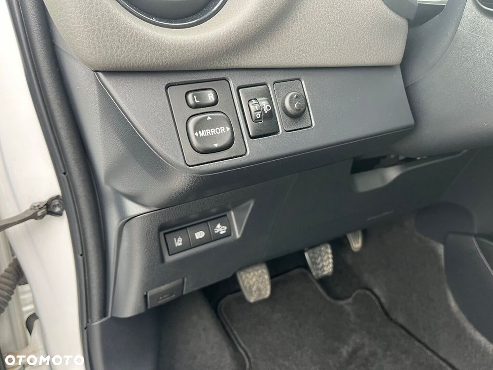 Toyota Yaris - 27