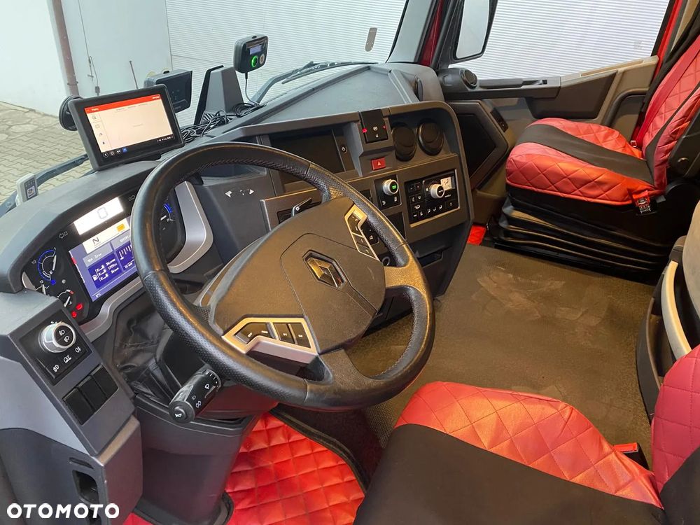Renault T520 High Cab (Standard) - 23