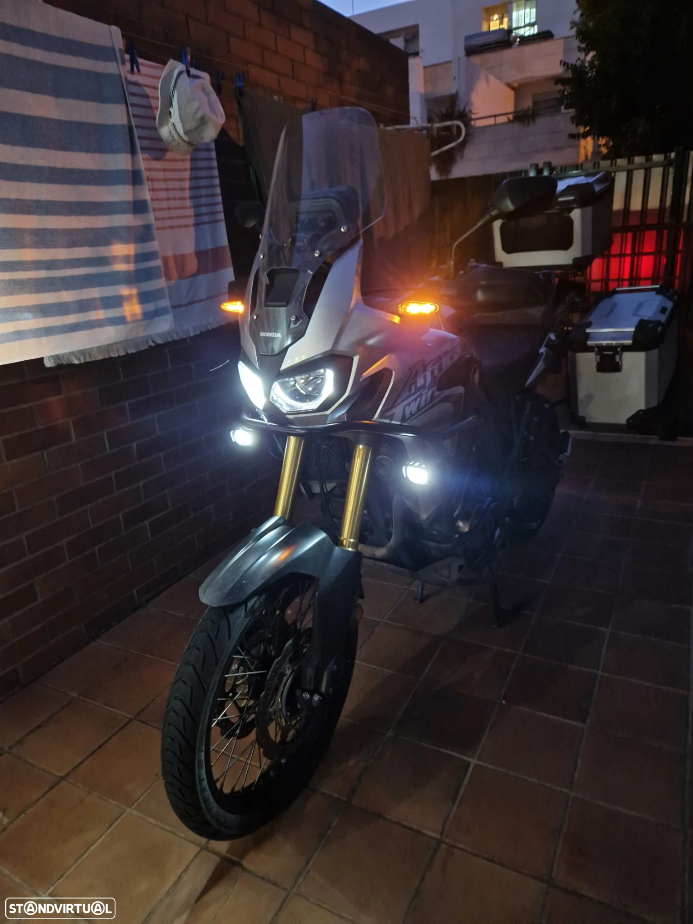Honda Africa Twin SD04 - 3
