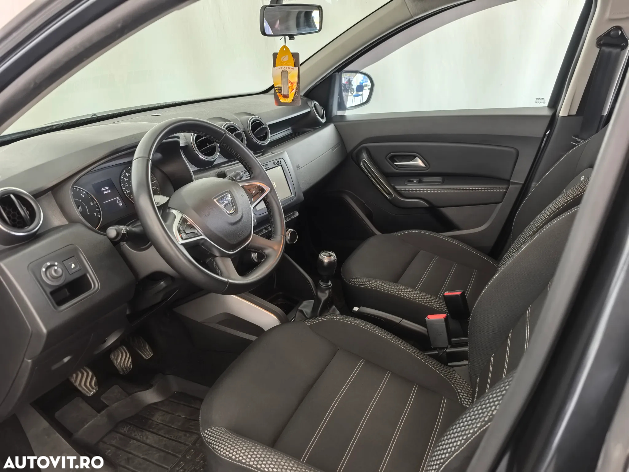 Dacia Duster TCe 130 GPF Prestige jante 17" - 10