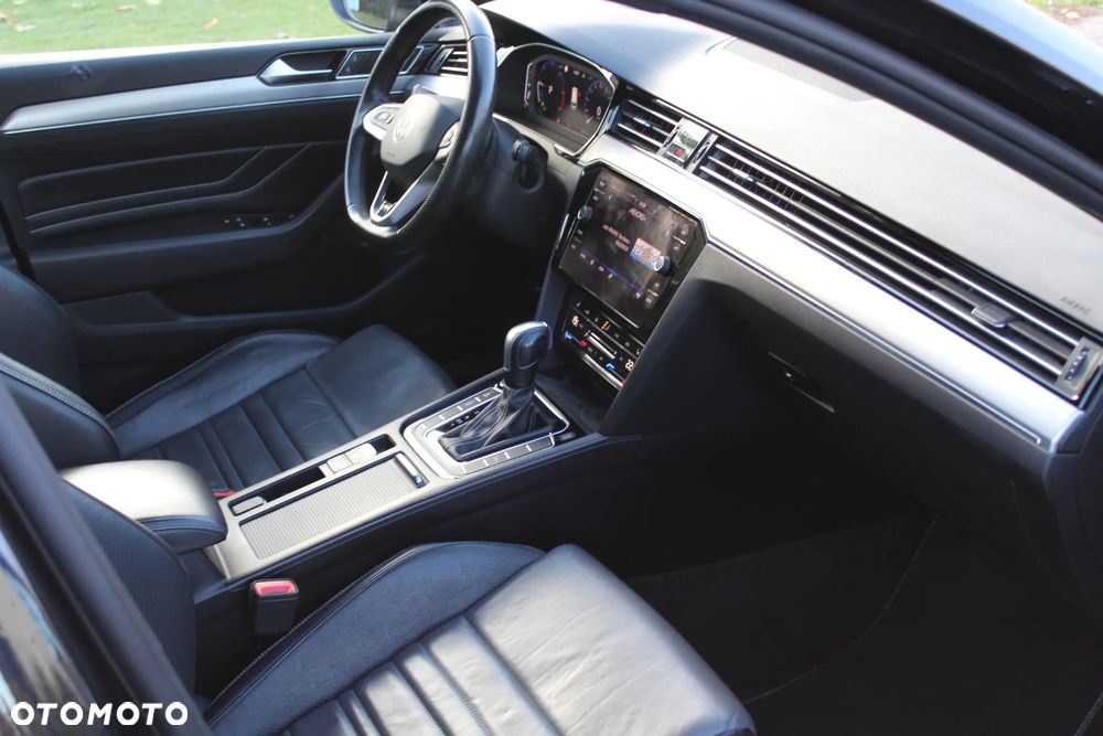 Volkswagen Passat 2.0 TDI SCR DSG 4Motion Business - 18