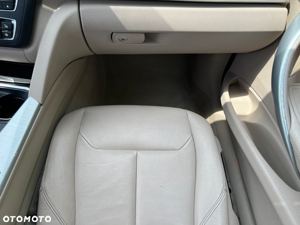BMW Seria 3 328i Modern Line - 20