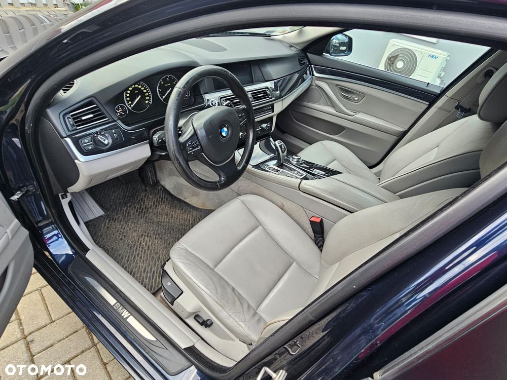 BMW Seria 5 530d xDrive - 6