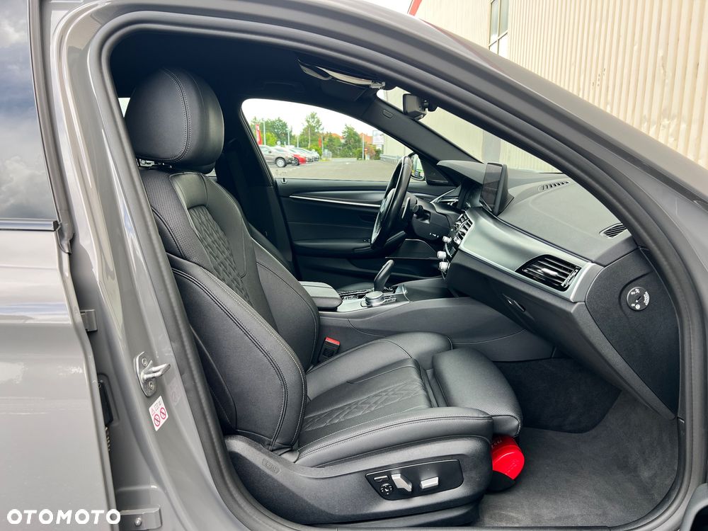BMW Seria 5 530i xDrive M Sport sport - 17