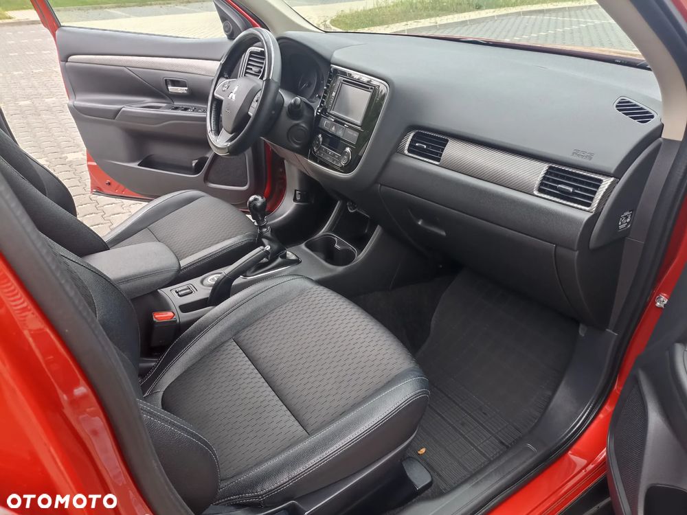 Mitsubishi Outlander 2.2 DI-D 4WD Diamant Edition - 14
