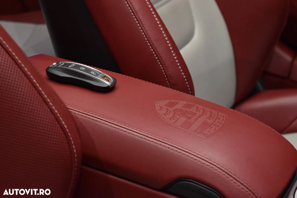 Porsche 911-TURBO-S PDK - 22