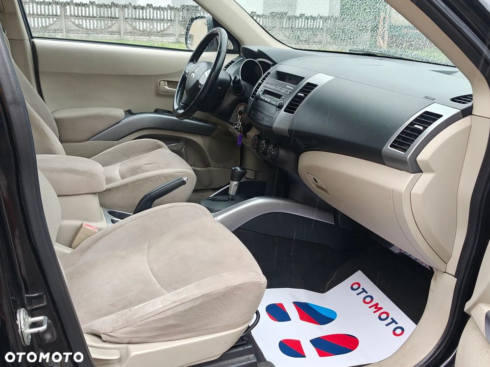 Mitsubishi Outlander 3.0 V6 LS 2WD - 18