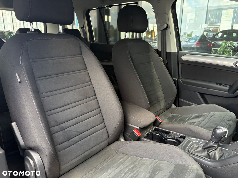 Volkswagen Touran - 19
