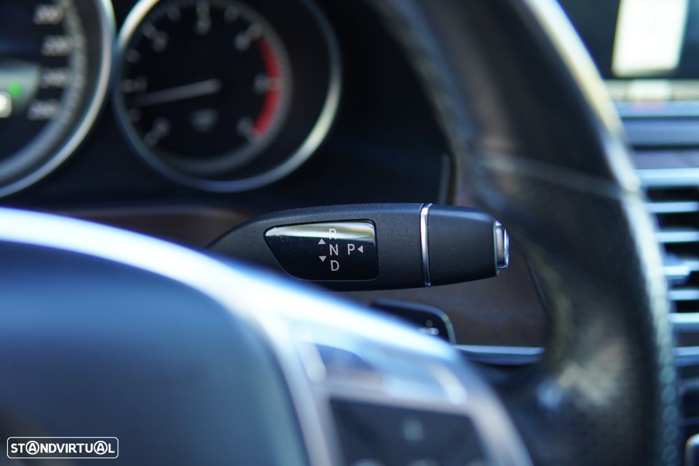 Mercedes-Benz E 300 Bluetec Hybrid Avantgarde - 39