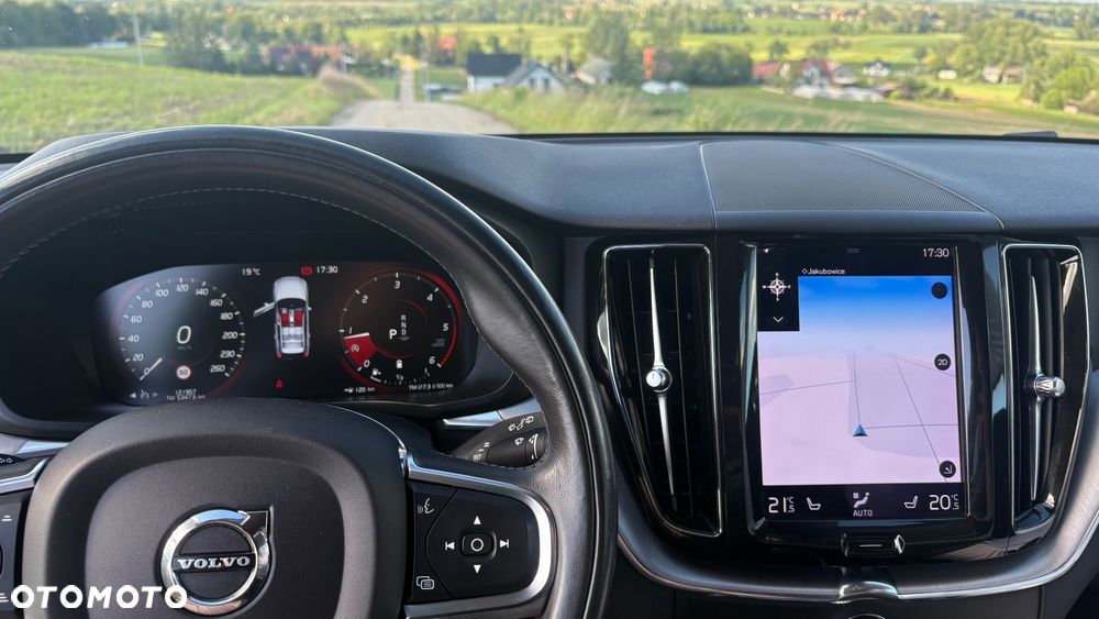 Volvo XC 60 B4 D Momentum - 14
