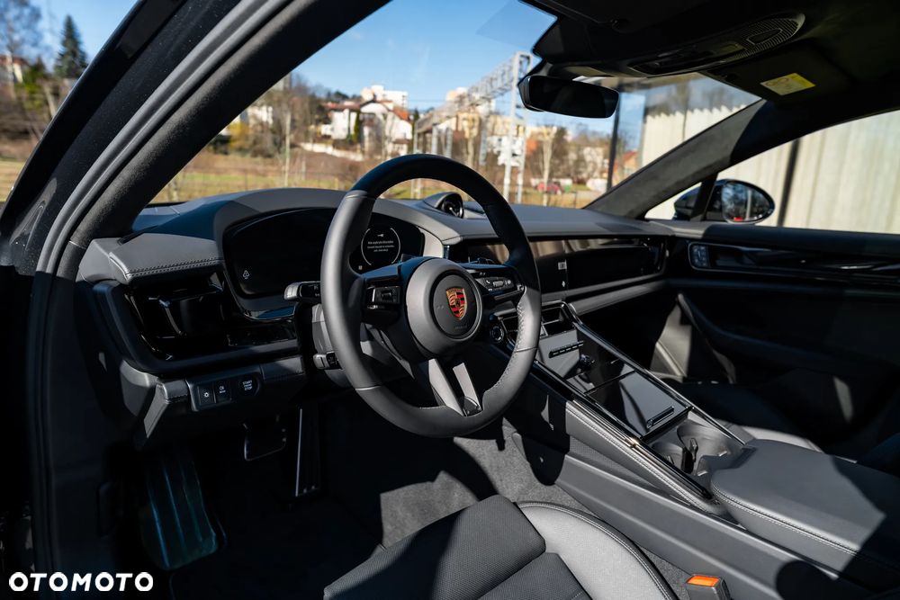 Porsche Panamera - 12