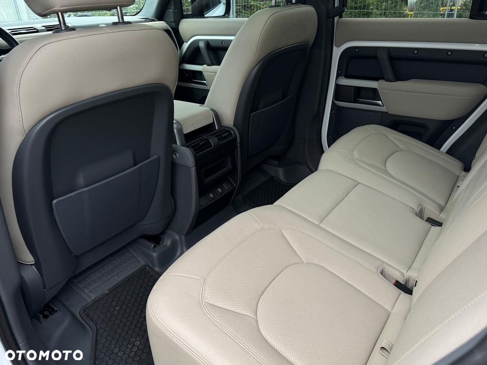 Land Rover Defender 2.0 P300 S - 18