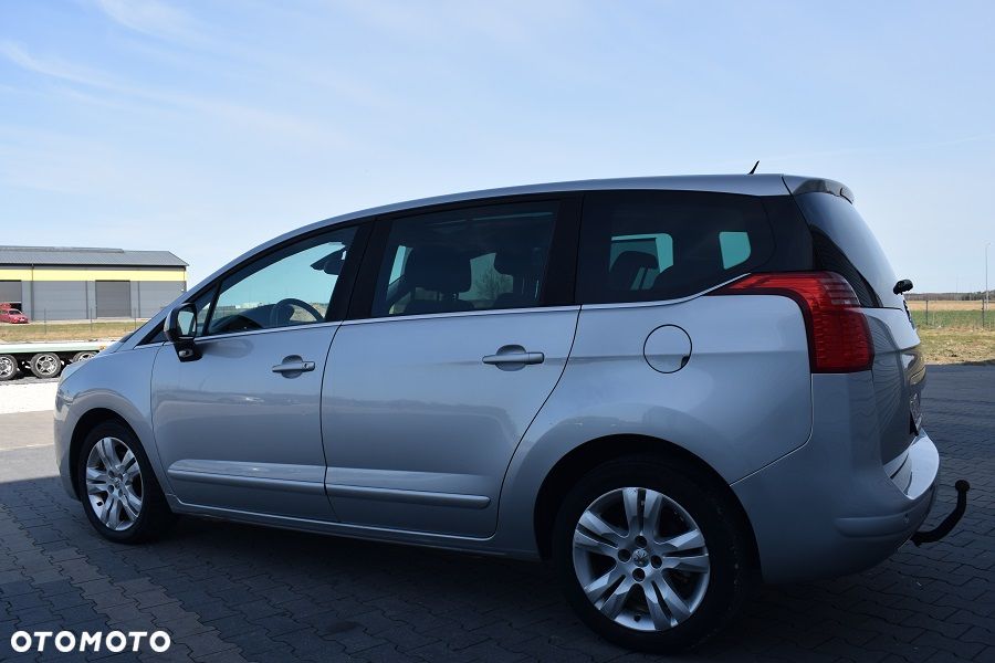 Peugeot 5008 HDI FAP 150 Family Plus - 4