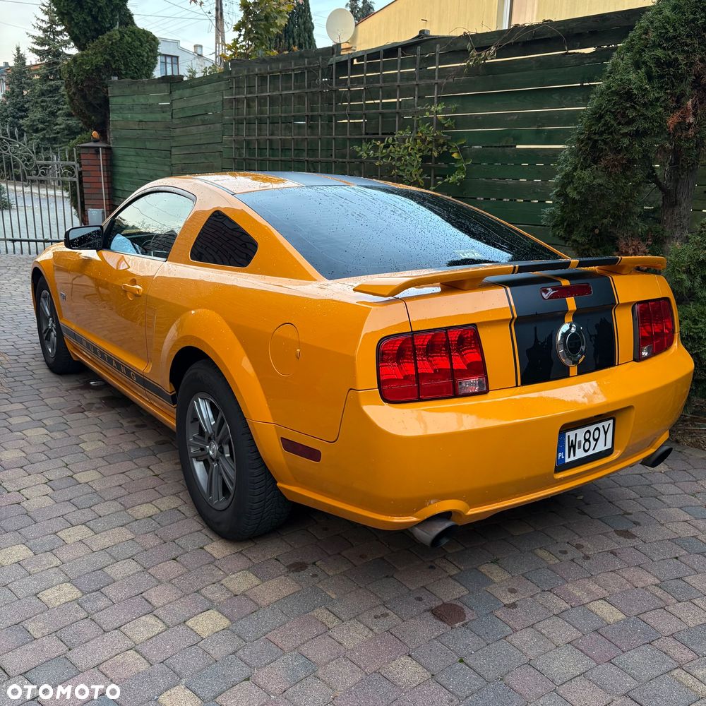 Ford Mustang - 4
