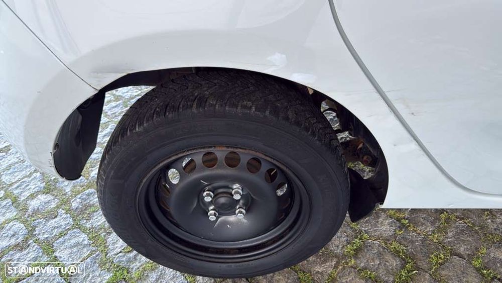 Dacia Sandero SCe 75 Essential - 12