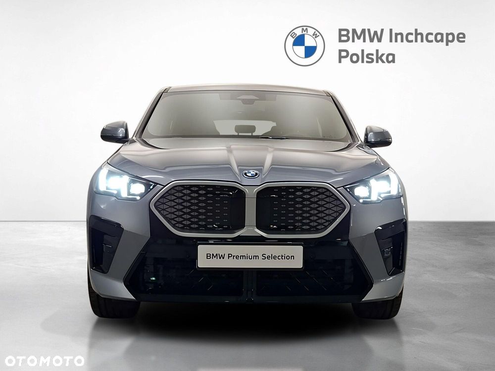BMW iX2 eDrive20 66.5kWh M Sport Edition - 9