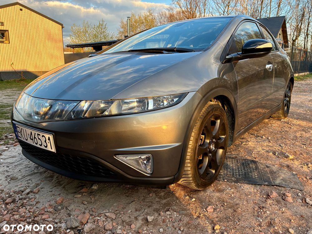 Honda Civic 1.8i-VTEC Sport - 2