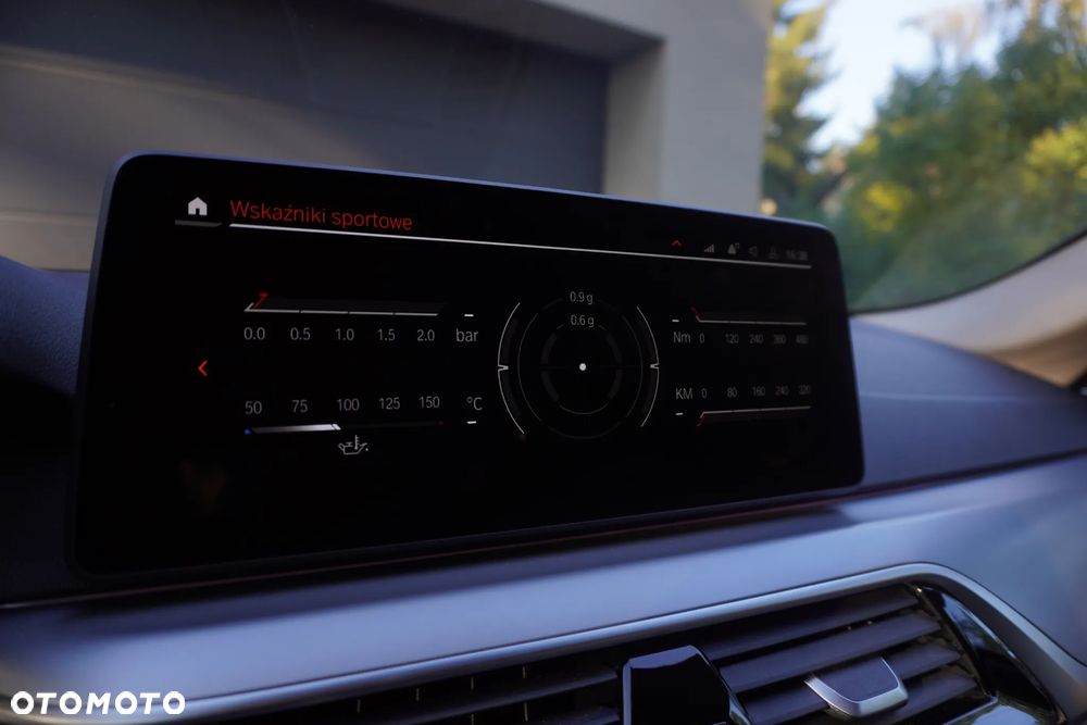 BMW Seria 5 530e xDrive - 32