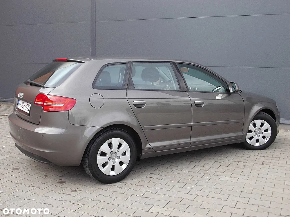 Audi A3 Sportback 1.6 TDI Ambiente - 5