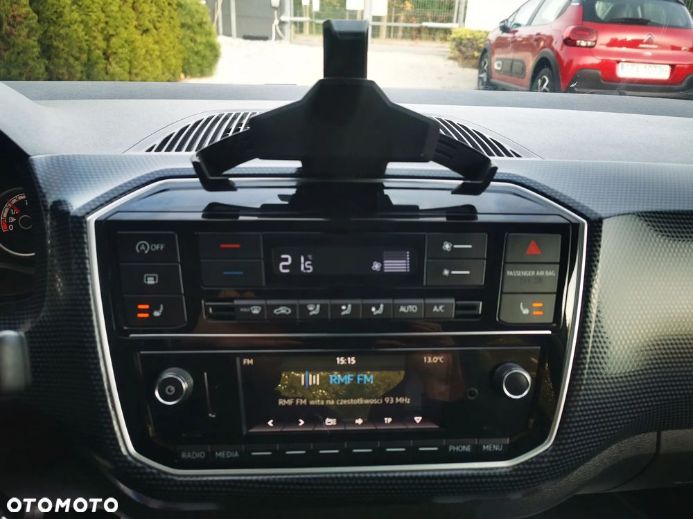 Volkswagen up! high - 17