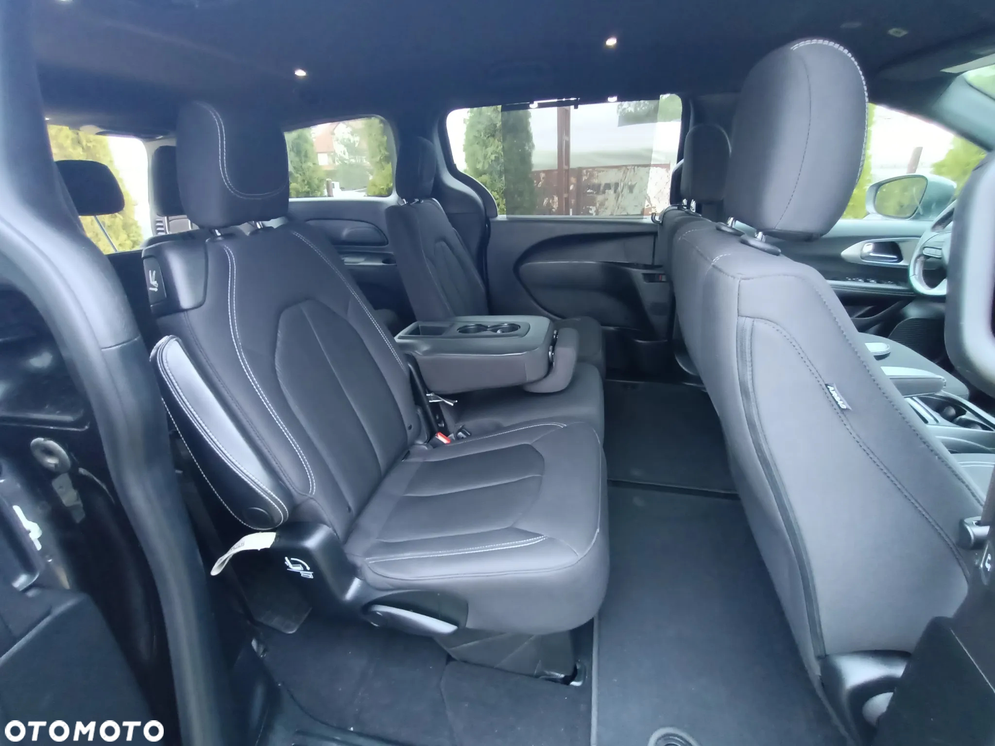 Chrysler Pacifica - 11