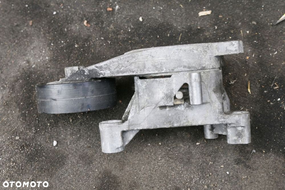 Napinacz paska VW Passat B6 2.0 TDI - 1