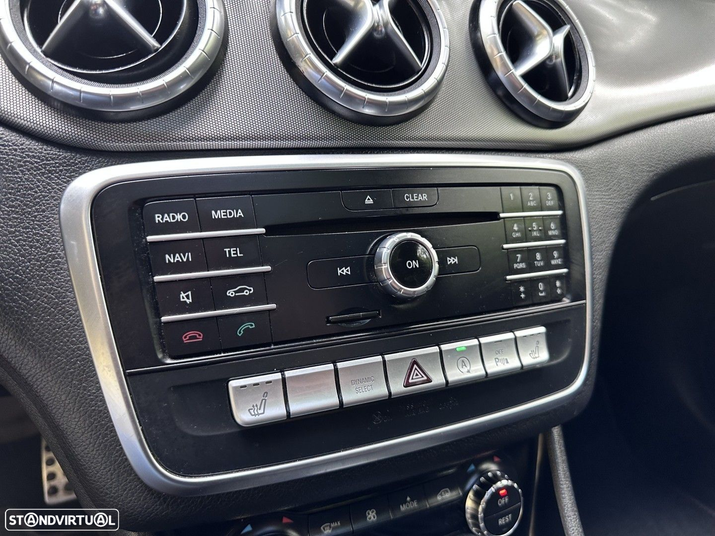 Mercedes-Benz CLA 200 d AMG Line - 43