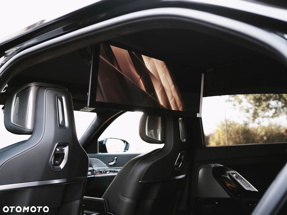 BMW Seria 7 - 16