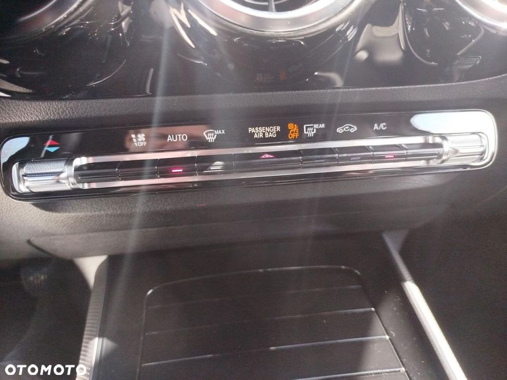 Mercedes-Benz GLA - 19