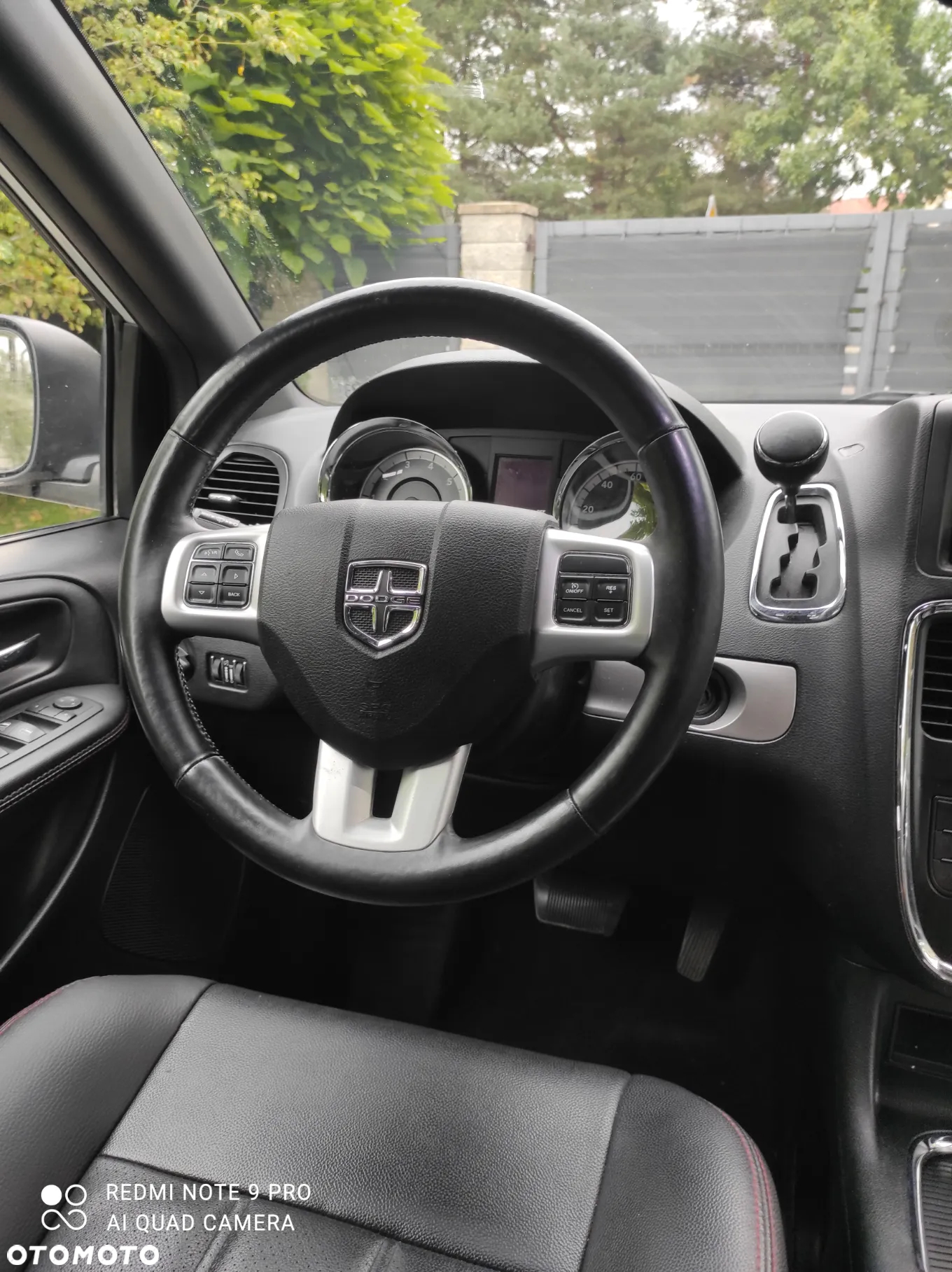 Dodge Grand Caravan - 12