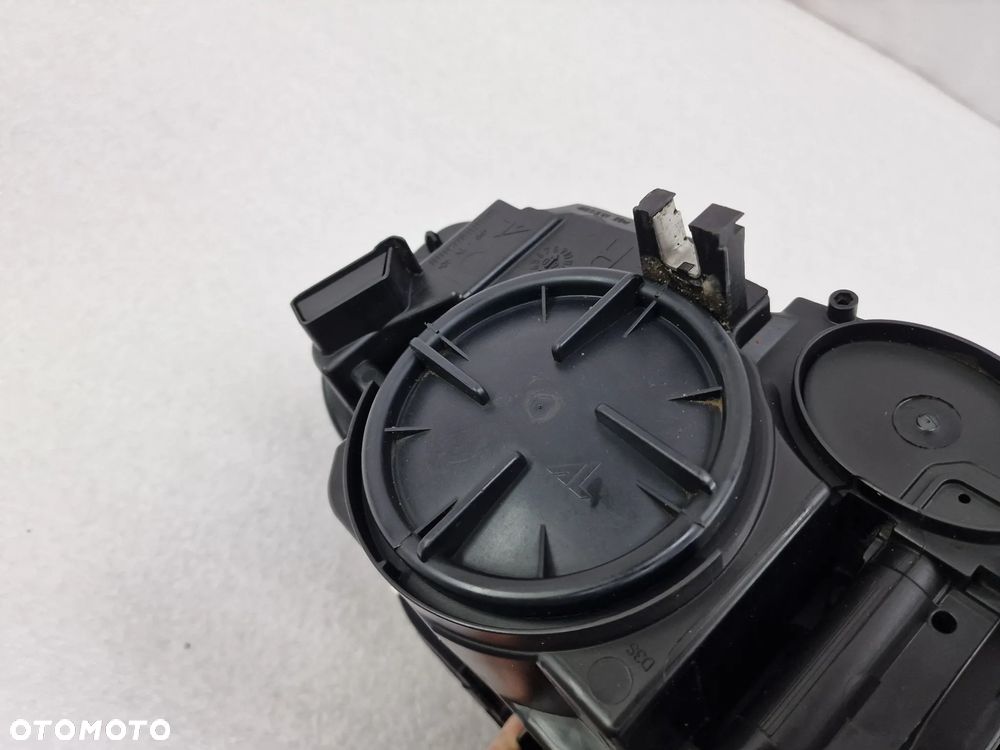 AUDI A4 B8 8K0 07- PRAWA LAMPA PRZEDNIA PRZÓD XENON + LED , NR 8K0941004C , NR AUKCJI LA515 - 22