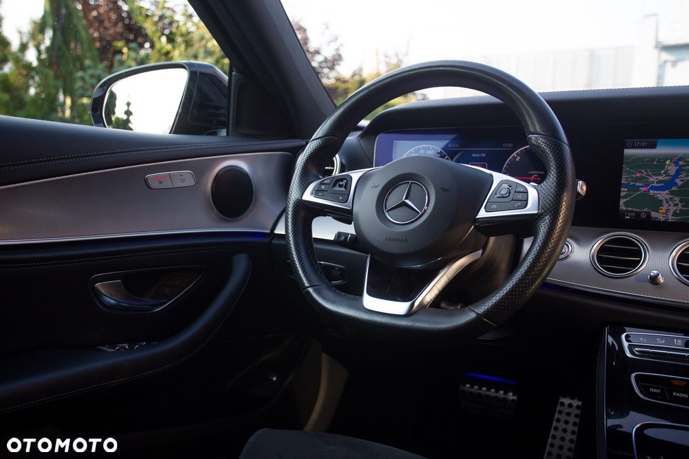 Mercedes-Benz Klasa E 220 d 9G-TRONIC - 23