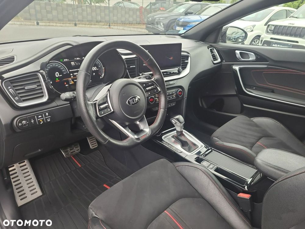Kia ProCeed 1.6 T-GDI GT DCT - 9