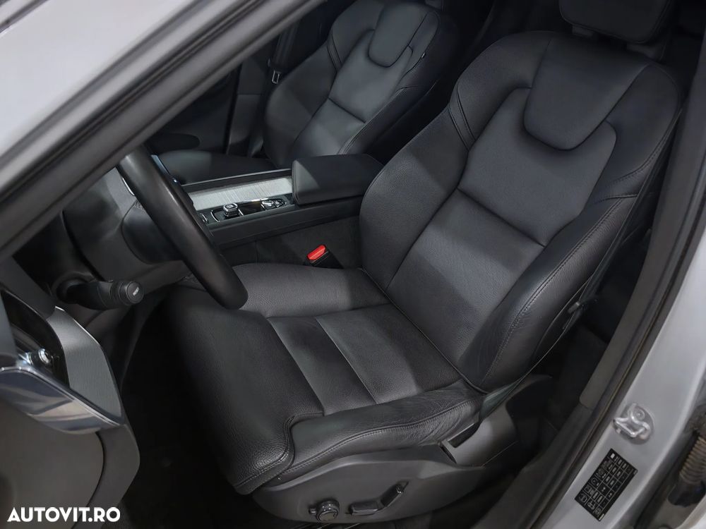Volvo XC 60 B4 MHEV R-Design - 9