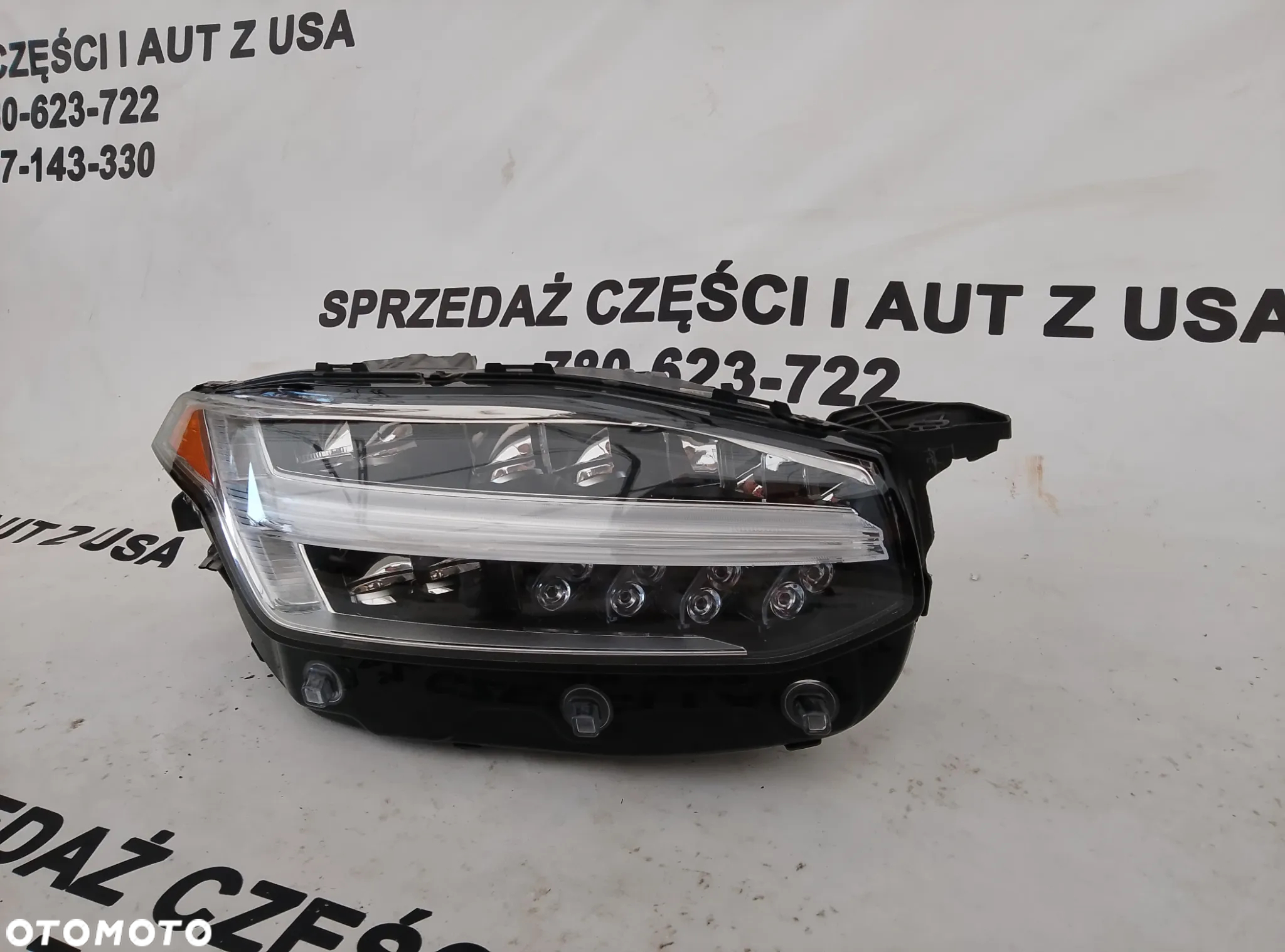 Lampa Prawy Przód Volvo XC90 II 31656989 - 2