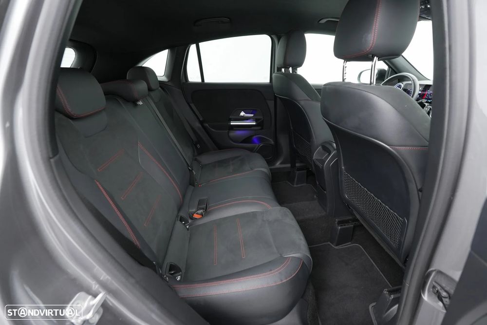 Mercedes-Benz GLA 180 d AMG Line - 27