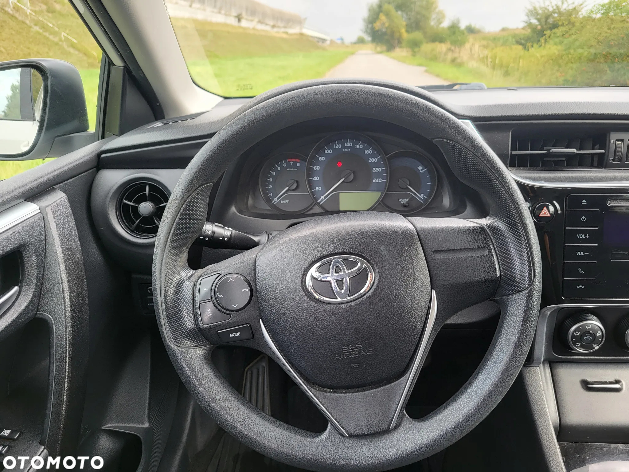 Toyota Corolla 1.6 Active - 18