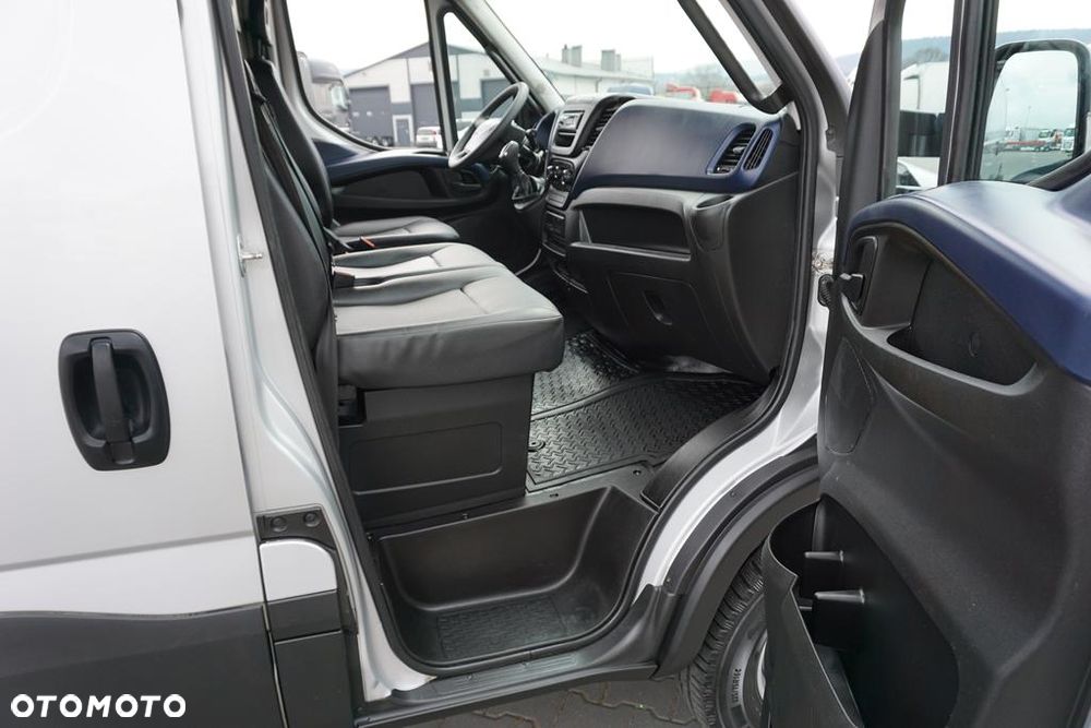 Iveco / DAILY / 70C18 / 3,0 - 180 KM / HI - MATIC / MAXI / 91 000 KM - 25