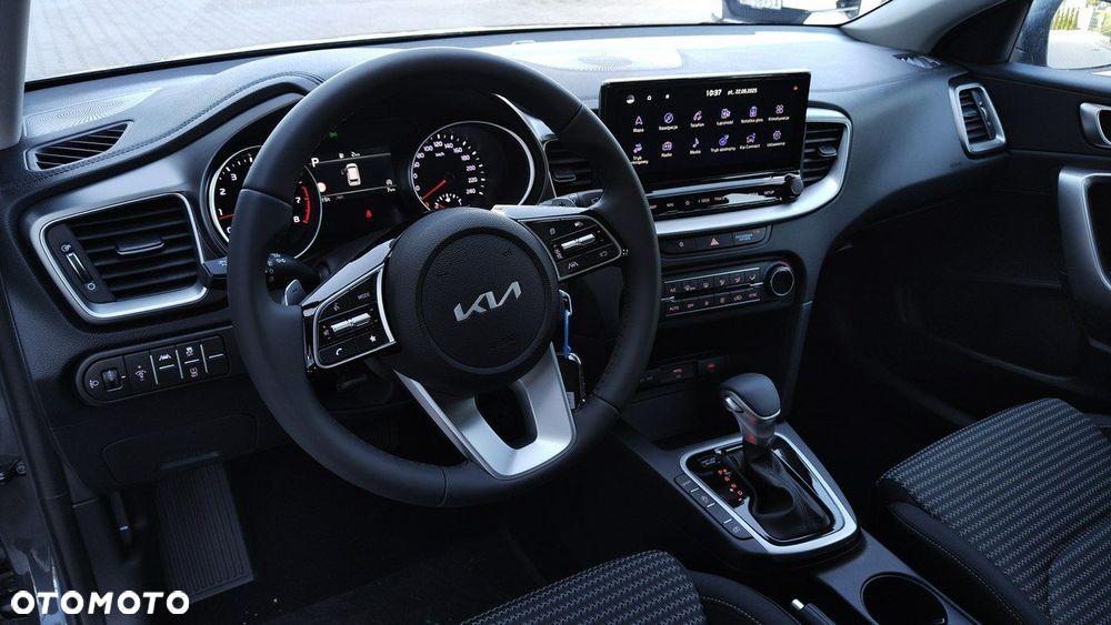 Kia Ceed - 12