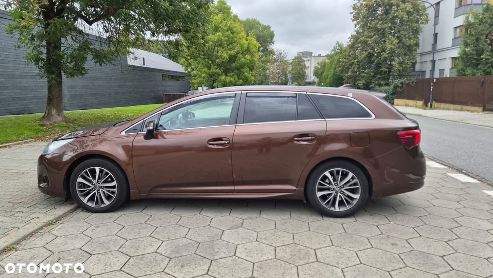 Toyota Avensis 2.0 Premium MS - 6