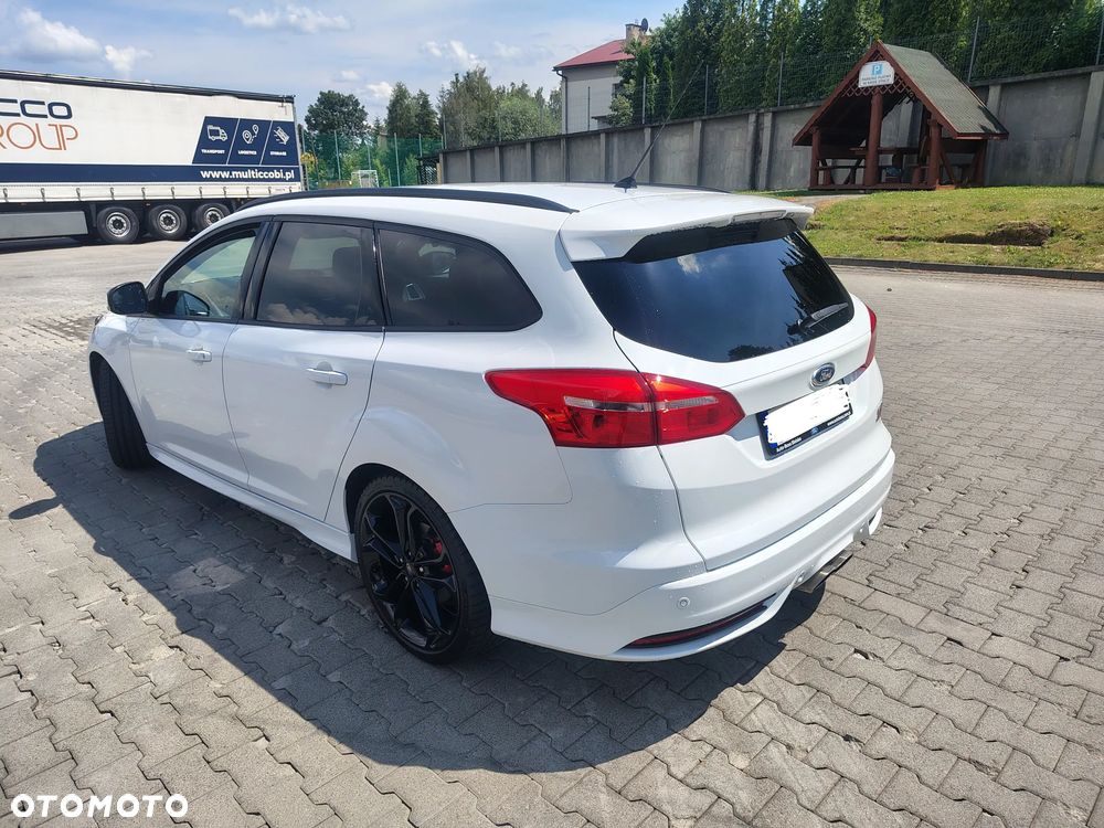 Ford Focus ST - 6