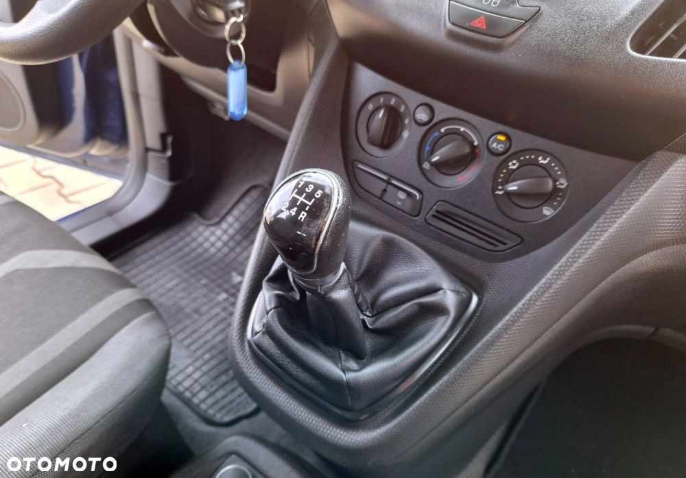 Ford Transit Connect - 37
