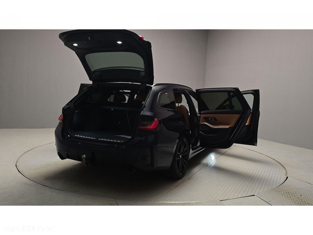 BMW Seria 3 320d xDrive M Sport - 10