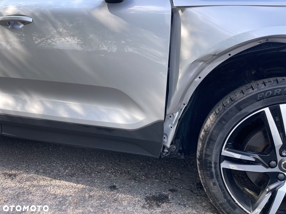 Volvo XC 40 D4 AWD Geartronic R-Design - 17